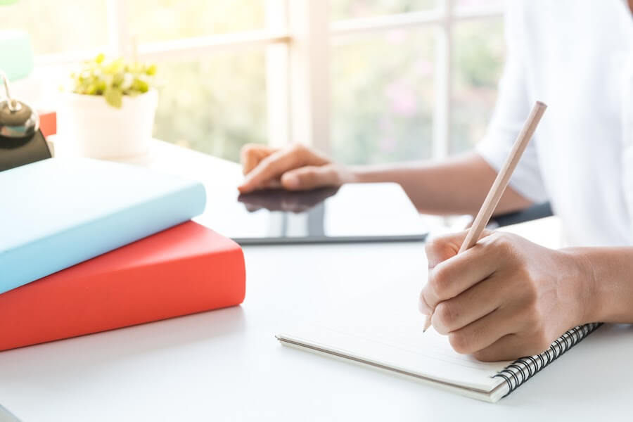 You can feel in control instead of allowing your day to control you. Learn the three benefits of having dedicated time to plan out your day.